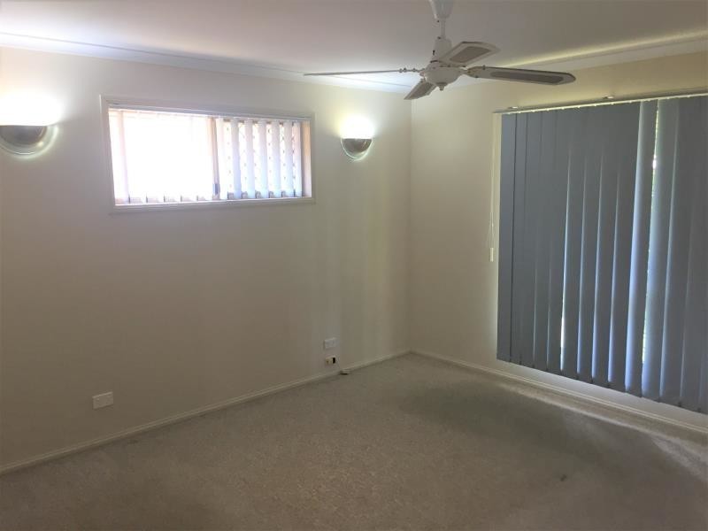 18 Hinton Street, Koongal QLD 4701